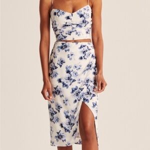 NWOT Abercrombie and fitch Floral Blue and White Skirt set size small